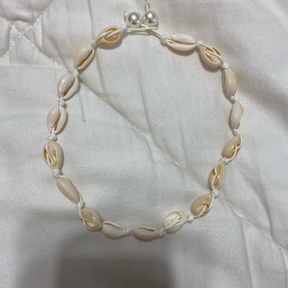 Jewelry - Elegant Shell Bracelet with Pearls